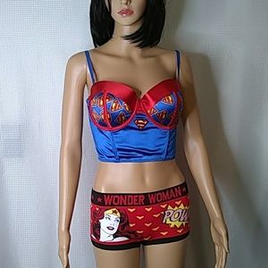 Wonder Woman 2pc underwire and boy shorts